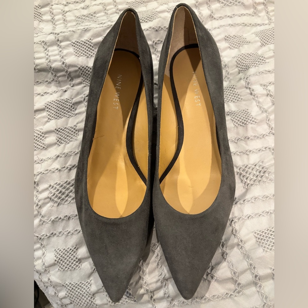 Nine West Genuine Suede Gray Women's 6.5 Kitten Heeled Shoes, Perfectly Like New